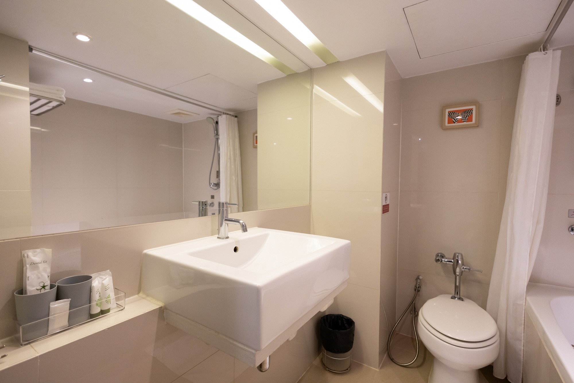 Standard Room with Bathtub